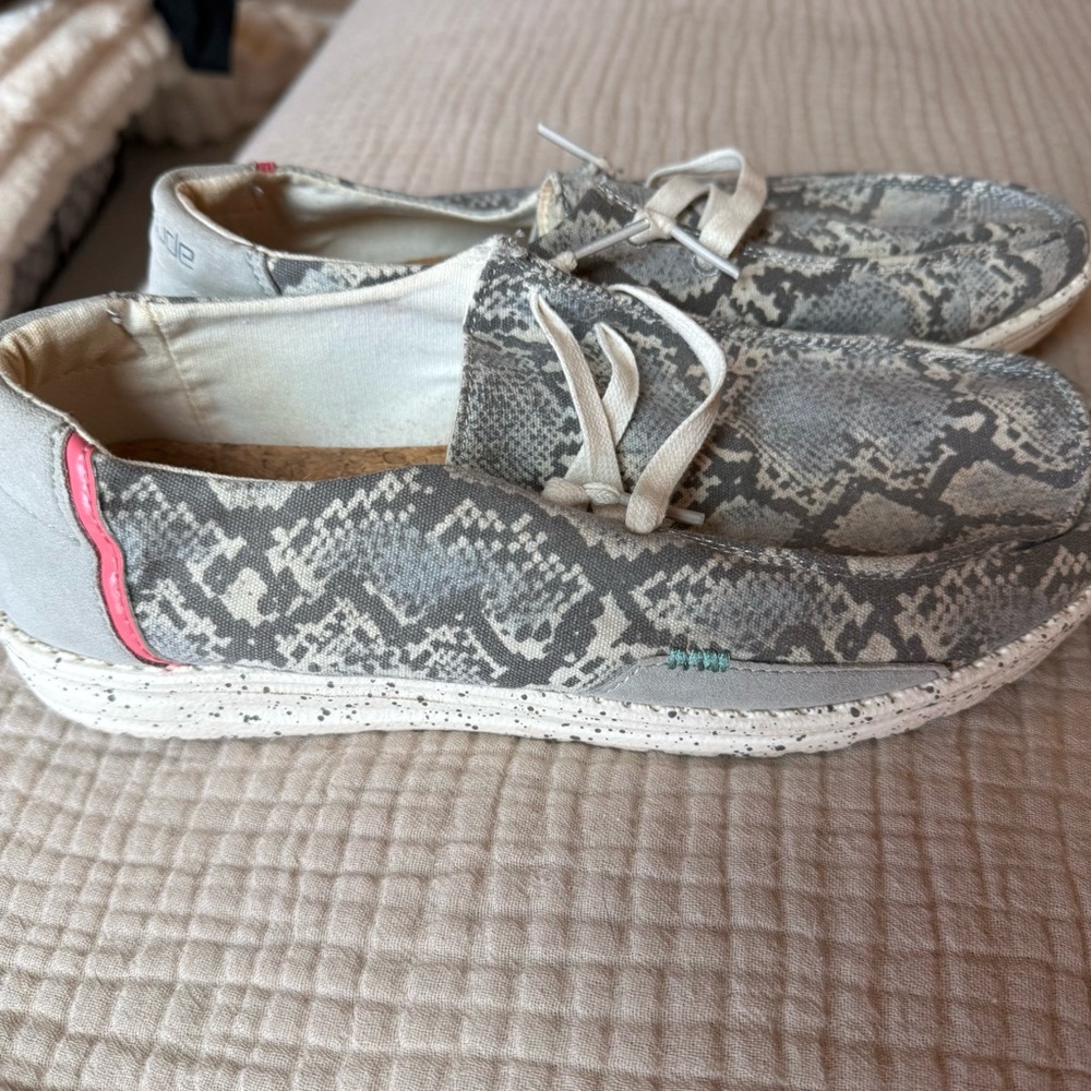 Hey Dude Textured Casual Shoes